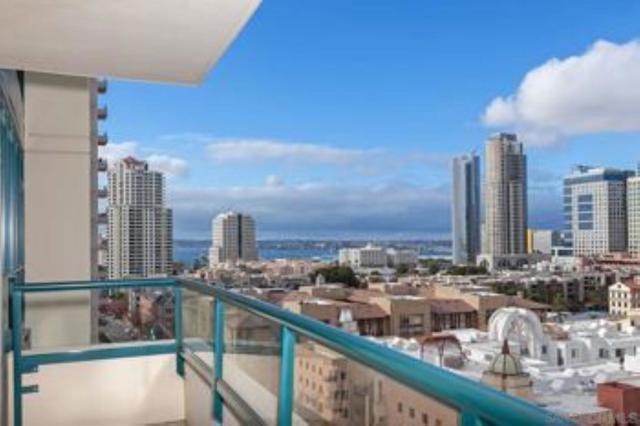 555 Front St, San Diego CA: https://media.crmls.org/mediaz/79a698d8-ed8d-4169-8288-3344c56c37d3.jpg