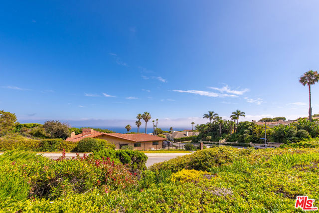 Drew Fenton | 3636 Malibu Country Drive Malibu CA | MLS: 7494351 Drew Fenton | 3636 Malibu Country Drive Malibu CA | MLS: 7494351