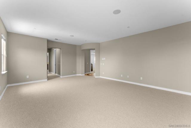 5527 Alexandrine Ct, Oceanside CA: https://media.crmls.org/mediaz/79a6c902-641b-4ea1-8a42-1fbfa8037063.jpg