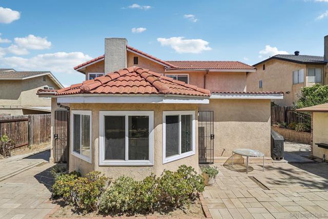 712 Paseo Del Rey, Chula Vista CA: https://media.crmls.org/mediaz/79a6dcaf-0a01-4517-a5f5-001a3f350144.jpg
