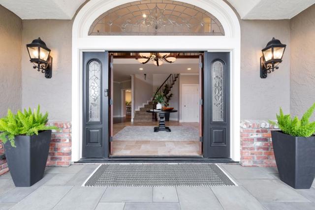 12 Colton Court, Redwood City CA: https://media.crmls.org/mediaz/79a6eb4d-1f0e-4d21-9744-f074e8937738.jpg