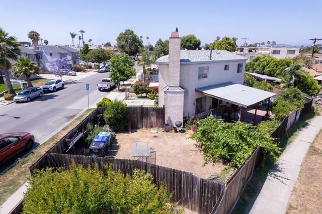 4643 Cherokee Avenue, San Diego CA: https://media.crmls.org/mediaz/79a70fde-2db4-490c-87bf-6ed21bb7f863.jpg