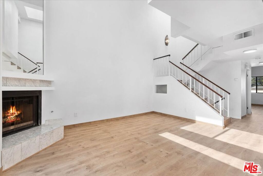 6323 Reseda Boulevard #6