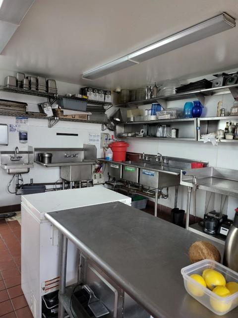 579 579 S Main Street, Milpitas CA: https://media.crmls.org/mediaz/79a7cb92-77db-4968-932e-cde37c8e4129.jpg
