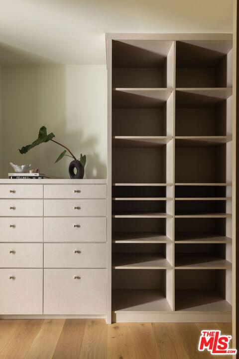 https://media.crmls.org/mediaz/79a86688-1d89-47c6-89a1-0540c0e273e3.jpg?preset=X-Large