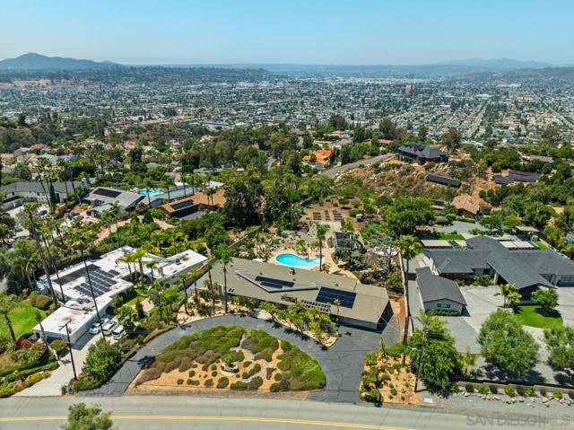 11020 Horizon Hills Dr, El Cajon CA: https://media.crmls.org/mediaz/79a9316a-5c20-4b0f-be27-12628a2f3ff3.jpg