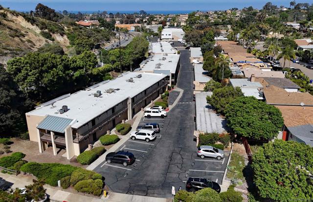 800 Encinitas Blvd, Encinitas CA: https://media.crmls.org/mediaz/79a9823a-ccfd-491e-a0ef-88484a1ba605.jpg