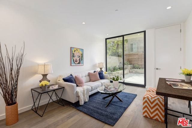 139 Hollister Avenue, Santa Monica CA: https://media.crmls.org/mediaz/79a9e9e8-2f13-4f99-b9b7-690338cc7302.jpg