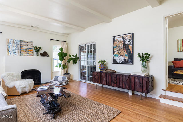 3255 Castera Avenue, Glendale CA: https://media.crmls.org/mediaz/79a9fe44-d3e4-4b2d-a847-66056331f2b1.jpg