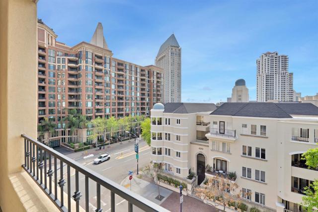 Detail Gallery Image 1 of 43 For 301 W G St #444,  San Diego,  CA 92101 - 2 Beds | 2/1 Baths