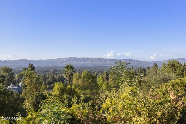 19715 Komar Drive, Tarzana CA: https://media.crmls.org/mediaz/79ab2644-e29d-4ebc-ab87-46df4d682fe0.jpg