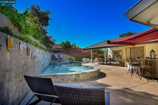 554 Golf Club Road, Pleasant Hill CA: https://media.crmls.org/mediaz/79abd8a5-ca65-403a-a7e7-e9b0edca0b55.jpg