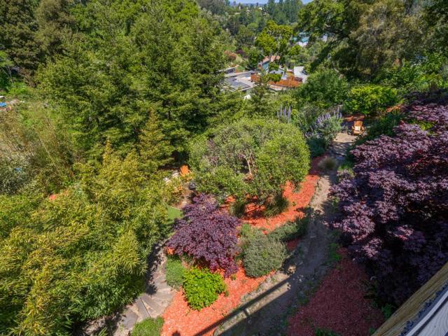 609 Encino Drive, Aptos CA: https://media.crmls.org/mediaz/79abf561-b68b-4724-adf2-f5d4266ad5d6.jpg