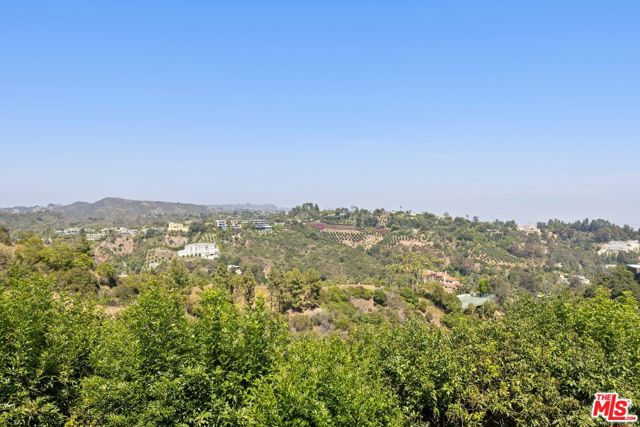 1244 Stradella Road, Los Angeles CA: https://media.crmls.org/mediaz/79ac3aa3-4f19-4900-b250-751441e0ca96.jpg