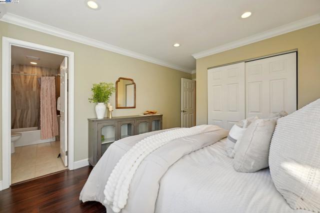 108 Kingswood Cir, Danville CA: https://media.crmls.org/mediaz/79ad5055-2cc1-4d22-82ef-83d9b52cbe17.jpg