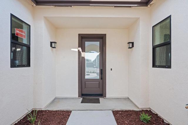 420 Maria, Hollister CA: https://media.crmls.org/mediaz/79ad6dfa-8db5-4a66-a7e3-0ccc3f68cab7.jpg