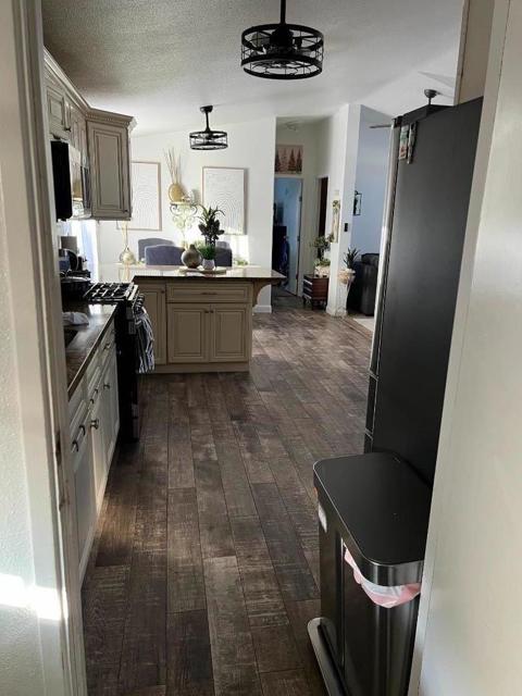 1624 S HIGHWAY, Manteca CA: https://media.crmls.org/mediaz/79ad7f21-8495-4393-ad45-afe9cfdfb267.jpg