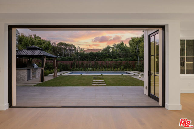 306 S Anita Avenue, Los Angeles CA: https://media.crmls.org/mediaz/79adb423-13c0-41bc-983f-a047d7305527.jpg
