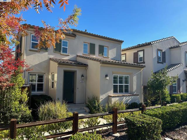 3002 Blackberry Ave, San Ramon CA: https://media.crmls.org/mediaz/79adc98a-949e-4e28-9d7f-98723c946cf5.jpg