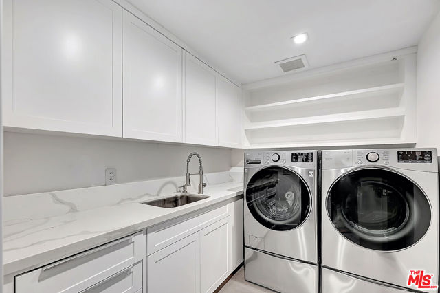 6442 Lunita Road, Malibu CA: https://media.crmls.org/mediaz/79aef59c-4da2-498a-be44-3fec98651517.jpg