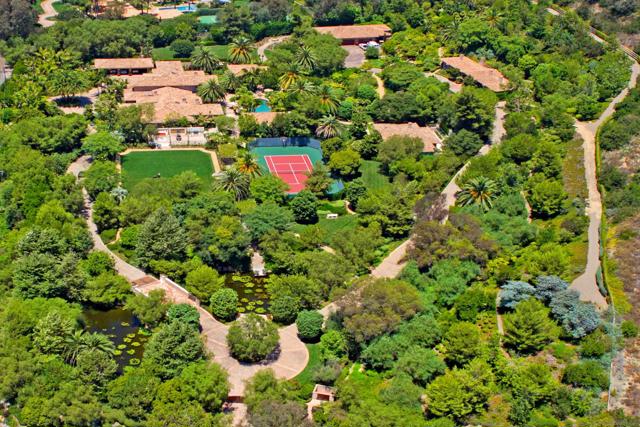 15651 Puerta Del Sol, Rancho Santa Fe CA: https://media.crmls.org/mediaz/79af0a20-1c8e-4c3e-ba8a-65b62203902f.jpg