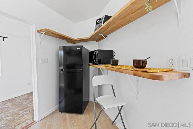 10119 Grandview, La Mesa CA: https://media.crmls.org/mediaz/79af29da-0f1a-4382-80cd-2674f4cfb6b2.jpg