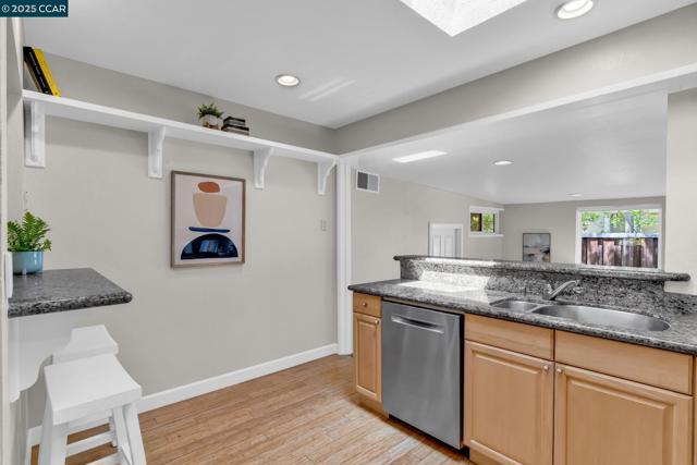 81 MAPLE LANE, Walnut Creek CA: https://media.crmls.org/mediaz/79afa2db-d4e9-4d9c-85f9-663b92de715c.jpg
