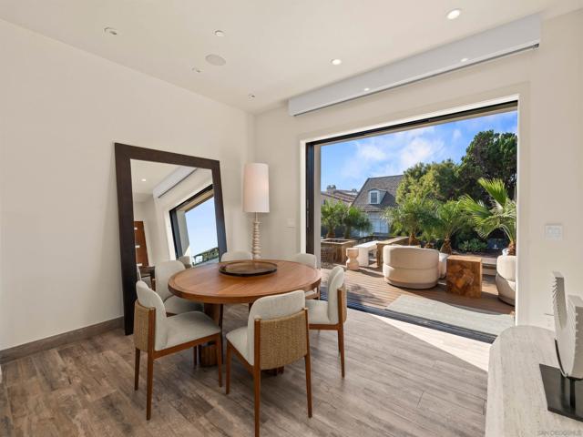 8477 El Paseo Grande, La Jolla CA: https://media.crmls.org/mediaz/79afb1d3-b5a8-461a-89b3-1265f644455f.jpg