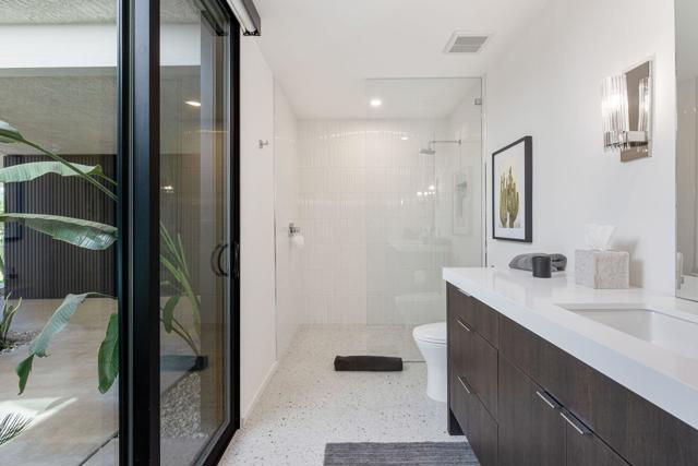 133 Columbia Drive, Rancho Mirage CA: https://media.crmls.org/mediaz/79afed3f-ab7d-4c15-a86e-42ab294df464.jpg