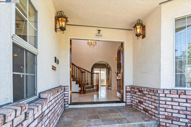 4095 Robin Ln, Castro Valley CA: https://media.crmls.org/mediaz/79b0838b-2d29-4bb8-9b7c-51cb37258614.jpg