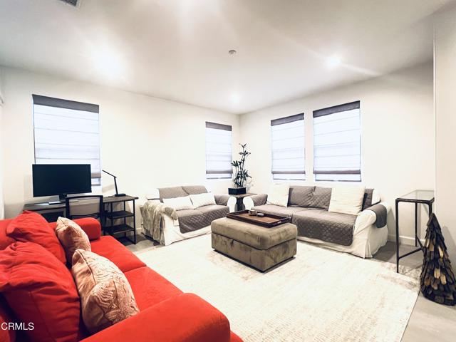 Detail Gallery Image 21 of 44 For 9898 Rhone St, Ventura,  CA 93004 - 4 Beds | 2/1 Baths