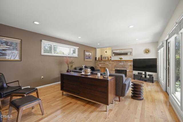 109 Shamrock Drive, Ventura CA: https://media.crmls.org/mediaz/79b2a048-dc87-4932-9155-2defdcbbf2b1.jpg