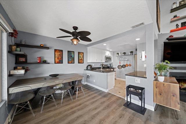 5440 Baltimore Dr, La Mesa CA: https://media.crmls.org/mediaz/79b3448f-056e-4c57-9c8f-a8993513e2e5.jpg