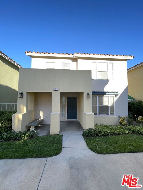 121 Cancion Way, Los Angeles CA: https://media.crmls.org/mediaz/79b3476b-ae58-4c37-8058-8de7bd96d259.jpg