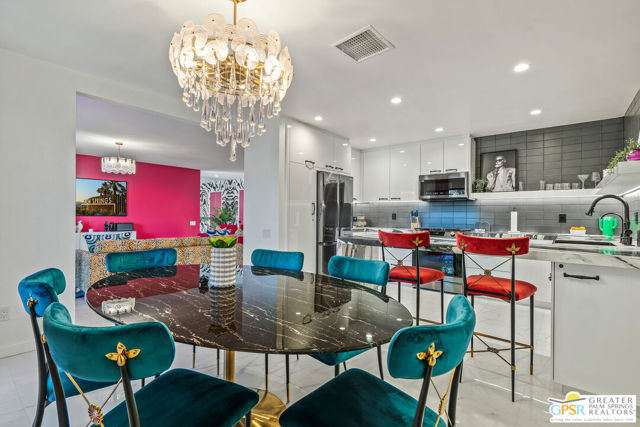 2602 N Whitewater Club Drive, Palm Springs CA: https://media.crmls.org/mediaz/79b37dd5-fd66-4af2-a4be-1d18692e696b.jpg