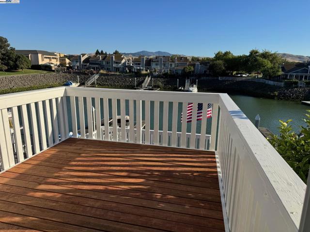 118 Pelican Loop, Pittsburg CA: https://media.crmls.org/mediaz/79b42d8e-36f3-4147-bdd4-e3e3f9a084ba.jpg