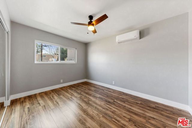 24242 Pine Street, Newhall CA: https://media.crmls.org/mediaz/79b4f05f-b85a-4873-936d-89fa485d6659.jpg