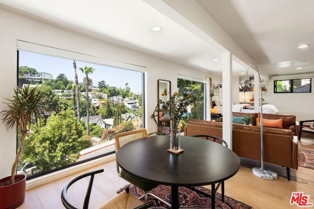 3775 Aloha Street, Los Feliz CA: https://media.crmls.org/mediaz/79b520b3-4c32-474b-9ced-11f2191adf31.jpg