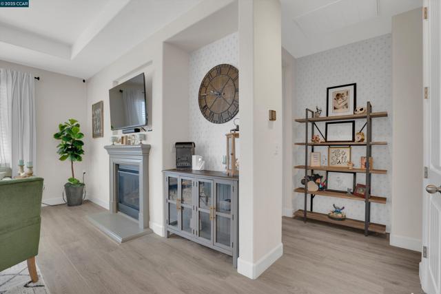 901 Goldfinch Cir, Vacaville CA: https://media.crmls.org/mediaz/79b5c7d1-e3ac-4bfc-be9e-8cd30b079681.jpg
