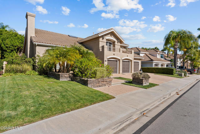 48 Golden Glen Drive, Simi Valley CA: https://media.crmls.org/mediaz/79b68f6f-0180-4e41-a14f-4e6b316c2307.jpg