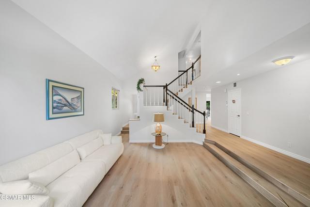 6755 Oak Springs Drive, Oak Park CA: https://media.crmls.org/mediaz/79b6a717-c432-46c8-bf2a-be52554e312b.jpg