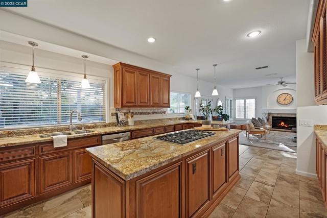 1340 Breakwater Way, Brentwood CA: https://media.crmls.org/mediaz/79b7421e-17e6-4c69-bea0-aabe203315f8.jpg