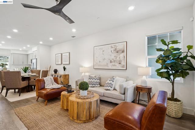 57109 Via Vicenza, San Ramon CA: https://media.crmls.org/mediaz/79b7497b-428f-496d-9ac4-5fdcbd2ea046.jpg