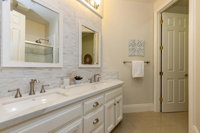 2522 Wood Hollow Dr, Livermore CA: https://media.crmls.org/mediaz/79b74d27-137c-4d46-af2f-d53cb6c39ed0.jpg