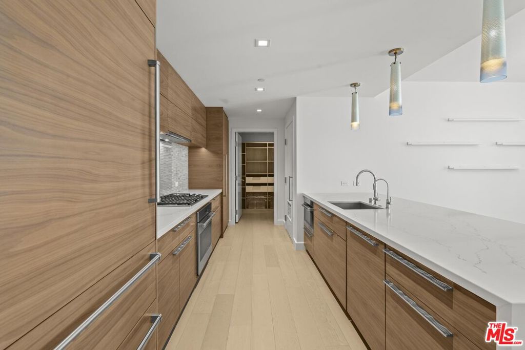 888 E Street - photo 7