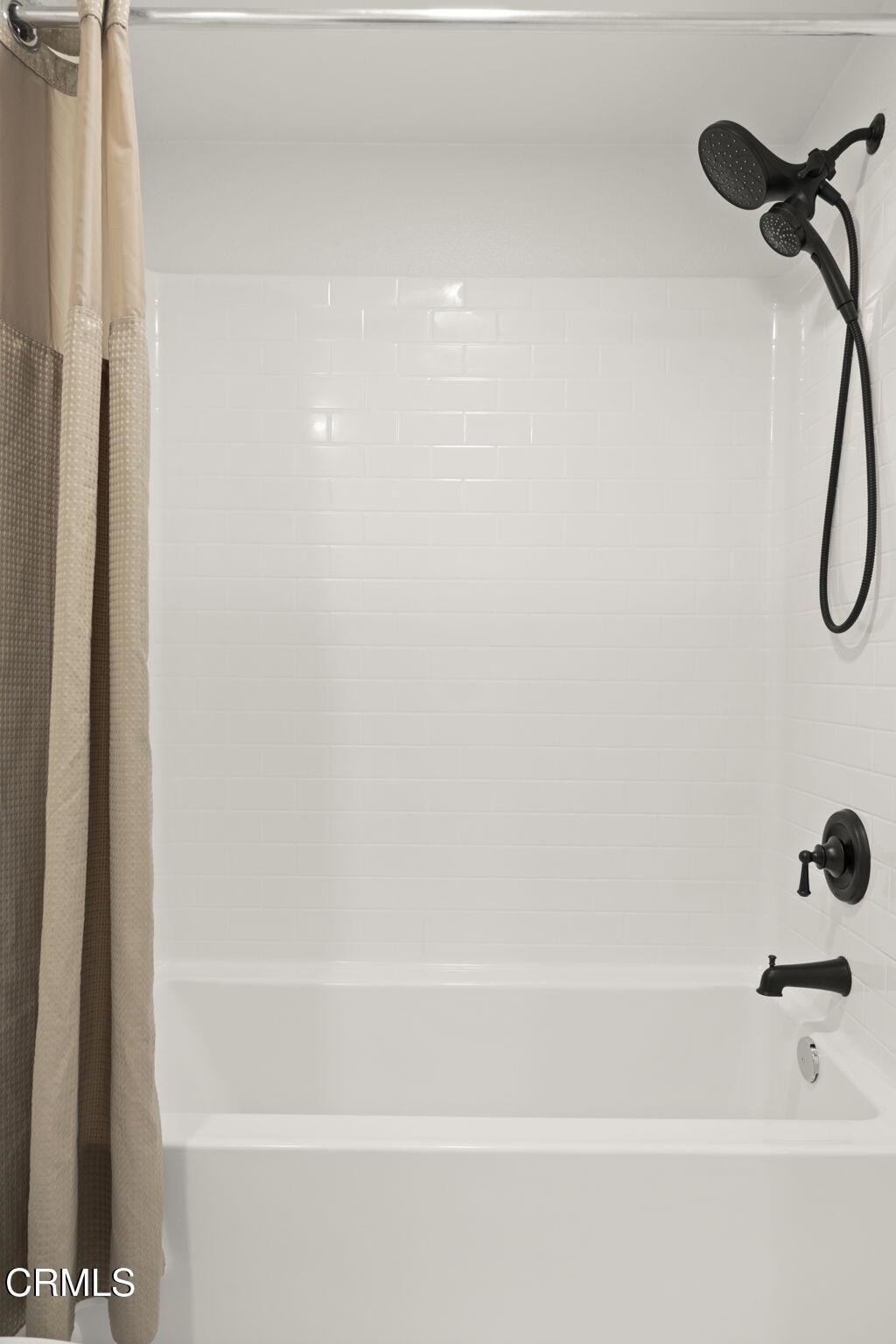 https://media.crmls.org/mediaz/79b849f6-6e6e-40b0-b35e-3327366575f8.jpg?preset=X-Large