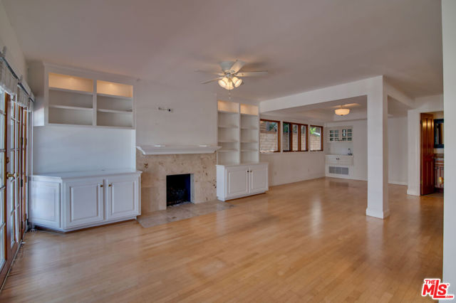 127 Abalone Avenue, Newport Beach CA: https://media.crmls.org/mediaz/79b8845d-585f-437d-84dc-54165be4a226.jpg