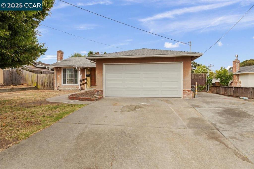 2715 Killarney Dr