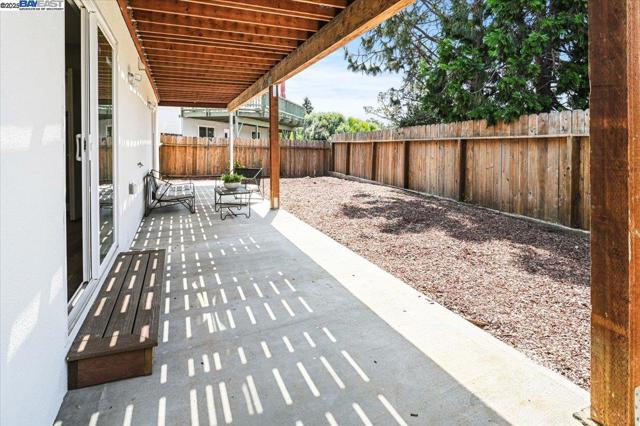 5277 Winifred Dr, Castro Valley CA: https://media.crmls.org/mediaz/79b990e7-4c02-45f1-882a-7aa1642df562.jpg