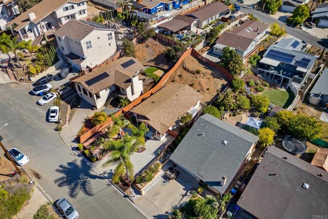 1239 La Presa Avenue, Spring Valley CA: https://media.crmls.org/mediaz/79b9cc79-b2ff-488c-af76-967d4ca87203.jpg